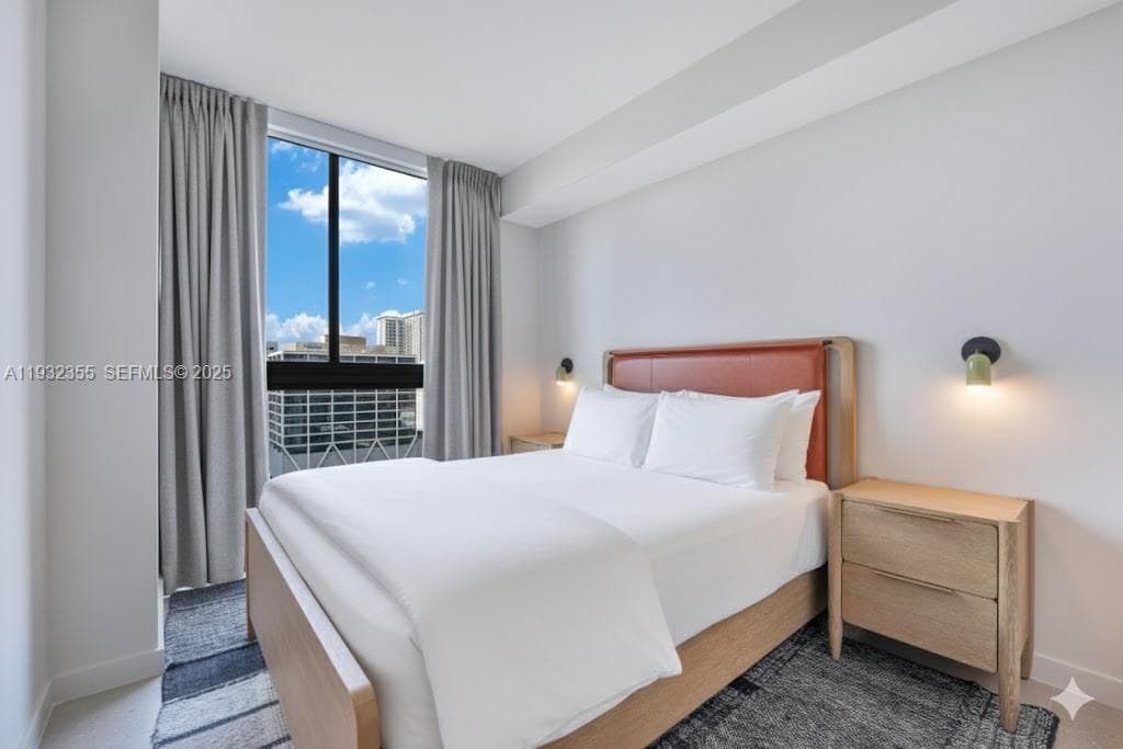 11 NE 6 Street # 2201, Miami FL 33132 — 32