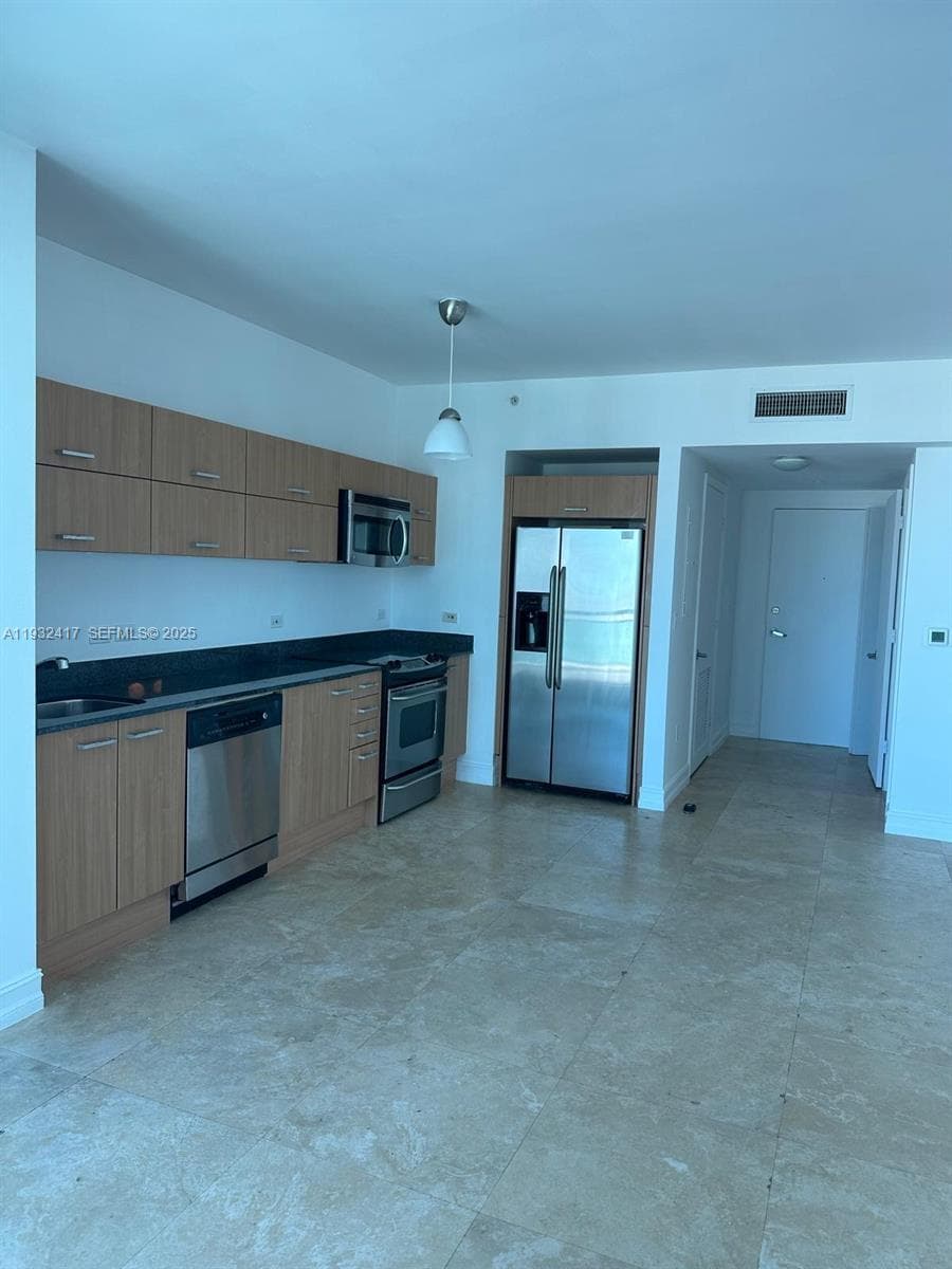 350 S Miami Ave # 2913, Miami FL 33130 — 3