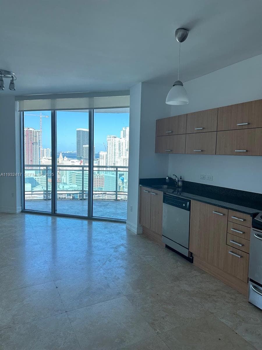 350 S Miami Ave # 2913, Miami FL 33130 — 5