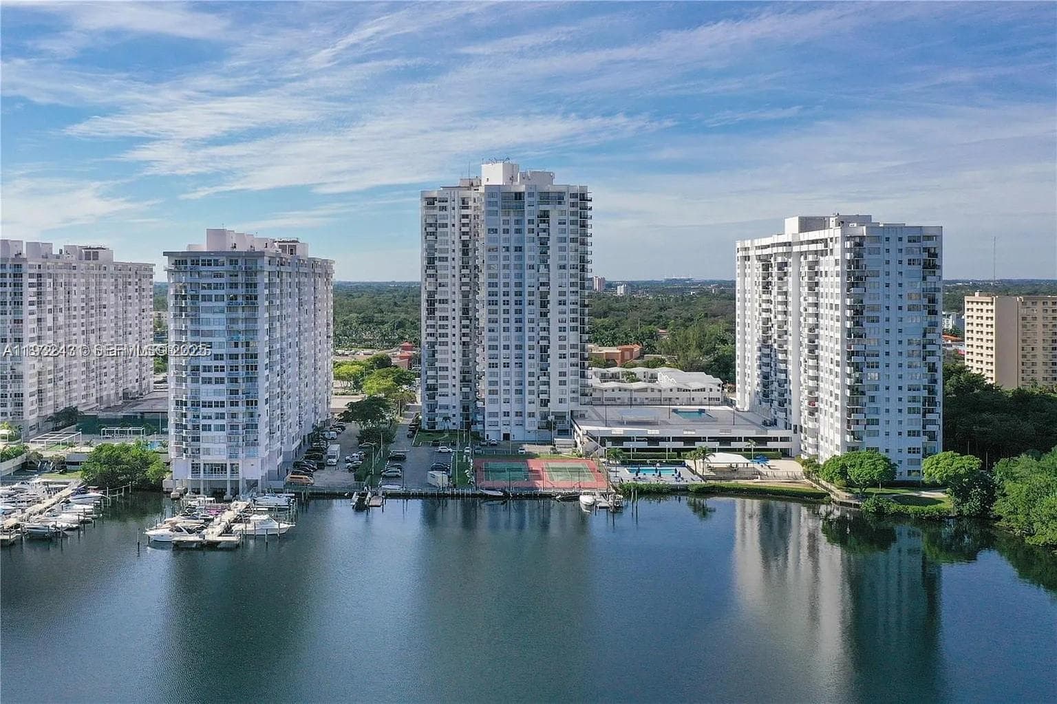 2780 NE 183rd St # 1805, Aventura FL 33160 — 2