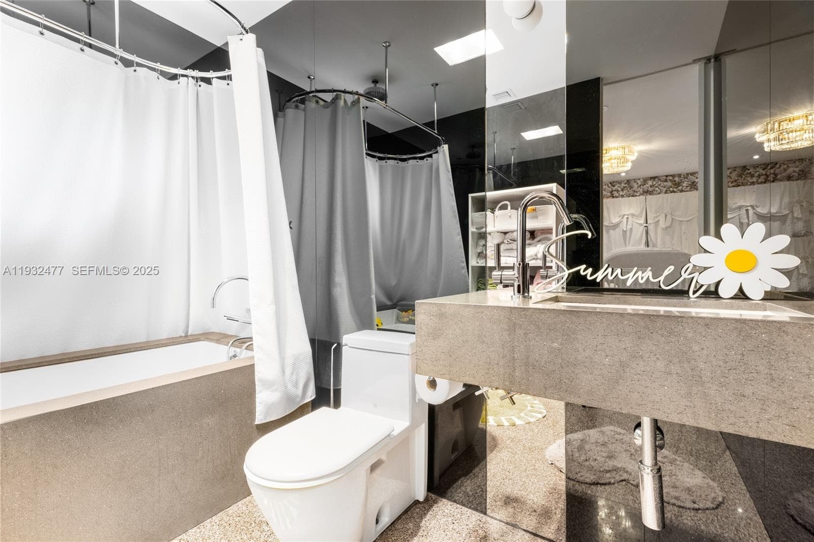 6420 Pinetree Drive Cir, Miami Beach FL 33141 — 23
