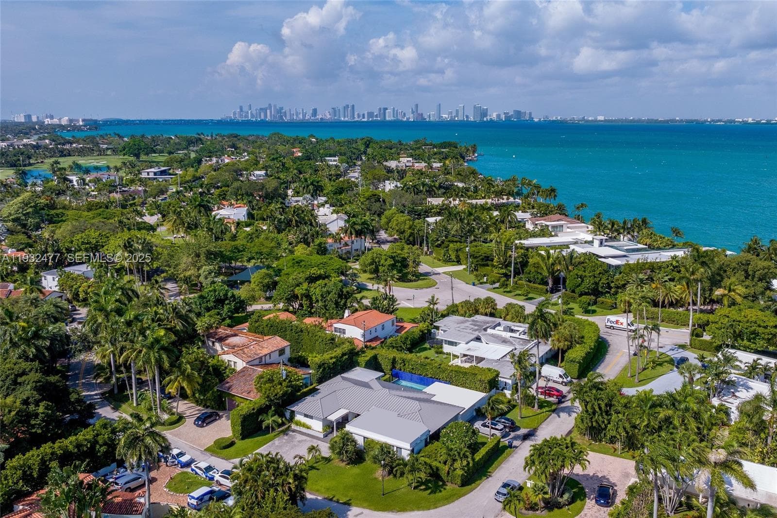 6420 Pinetree Drive Cir, Miami Beach FL 33141 — 43