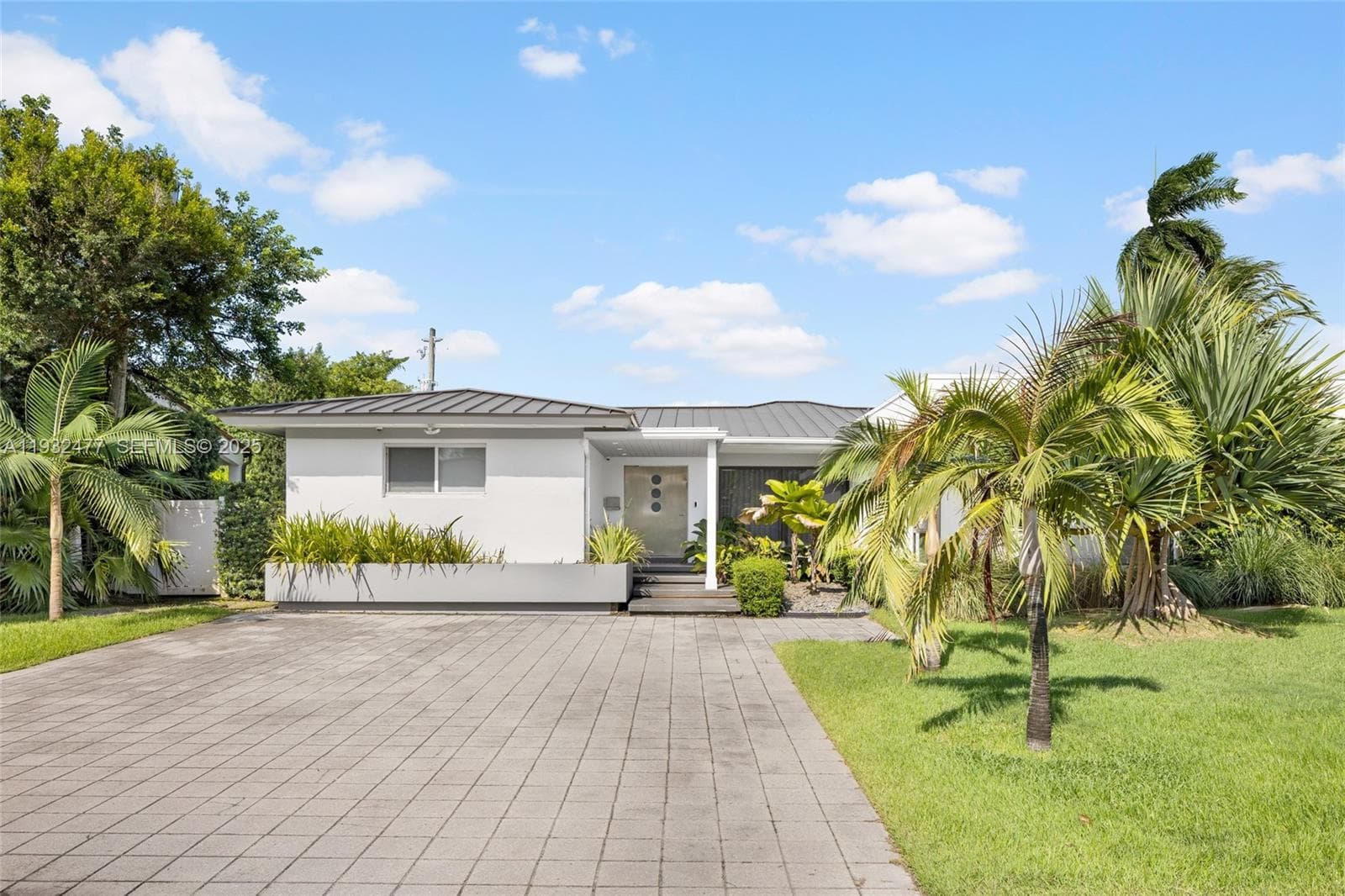 6420 Pinetree Drive Cir, Miami Beach FL 33141 — 3