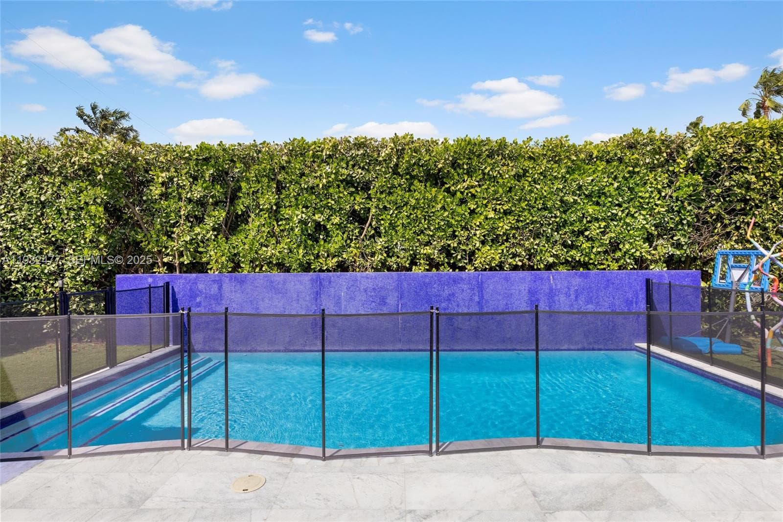6420 Pinetree Drive Cir, Miami Beach FL 33141 — 32