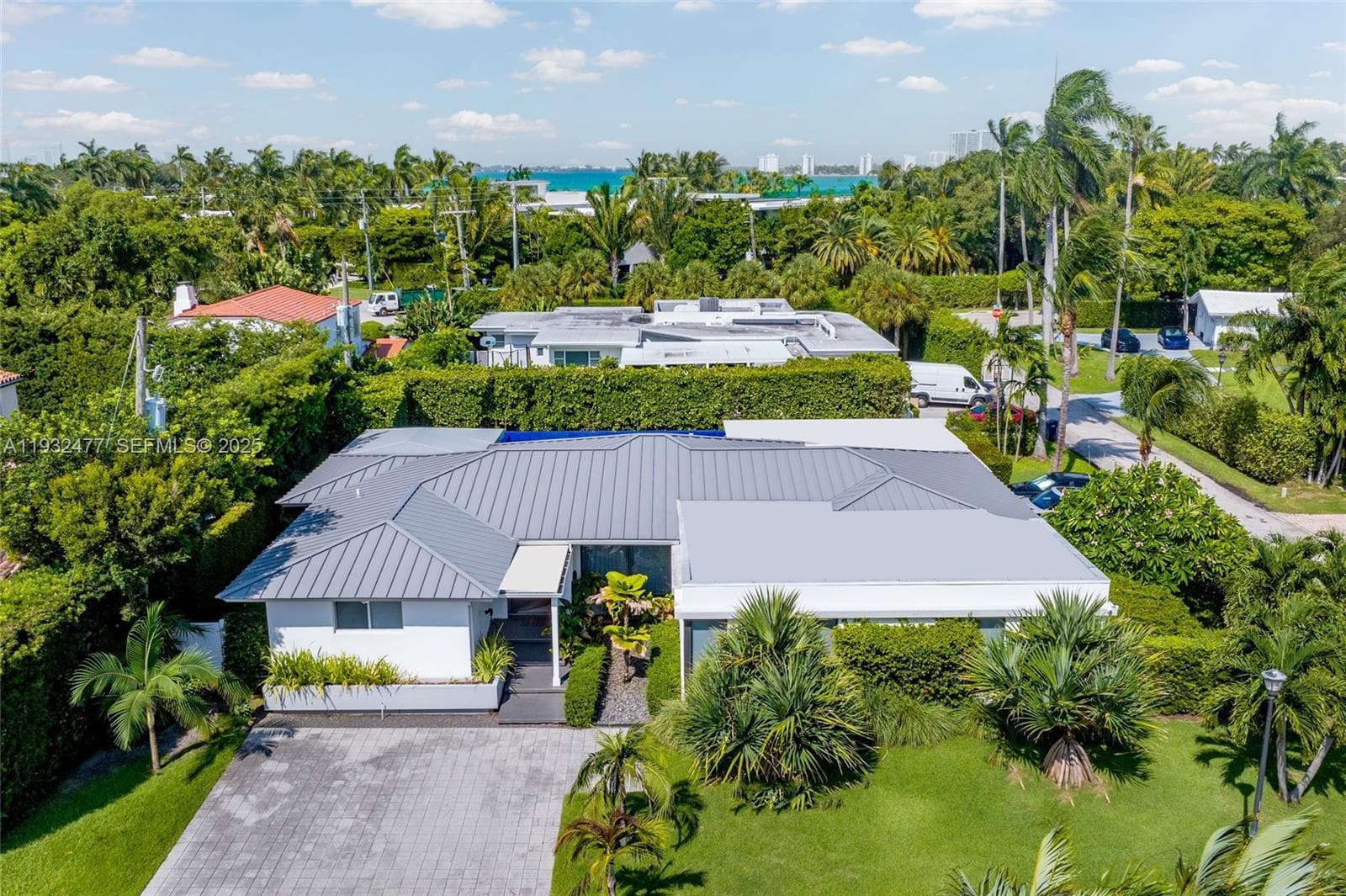 6420 Pinetree Drive Cir, Miami Beach FL 33141 — 1