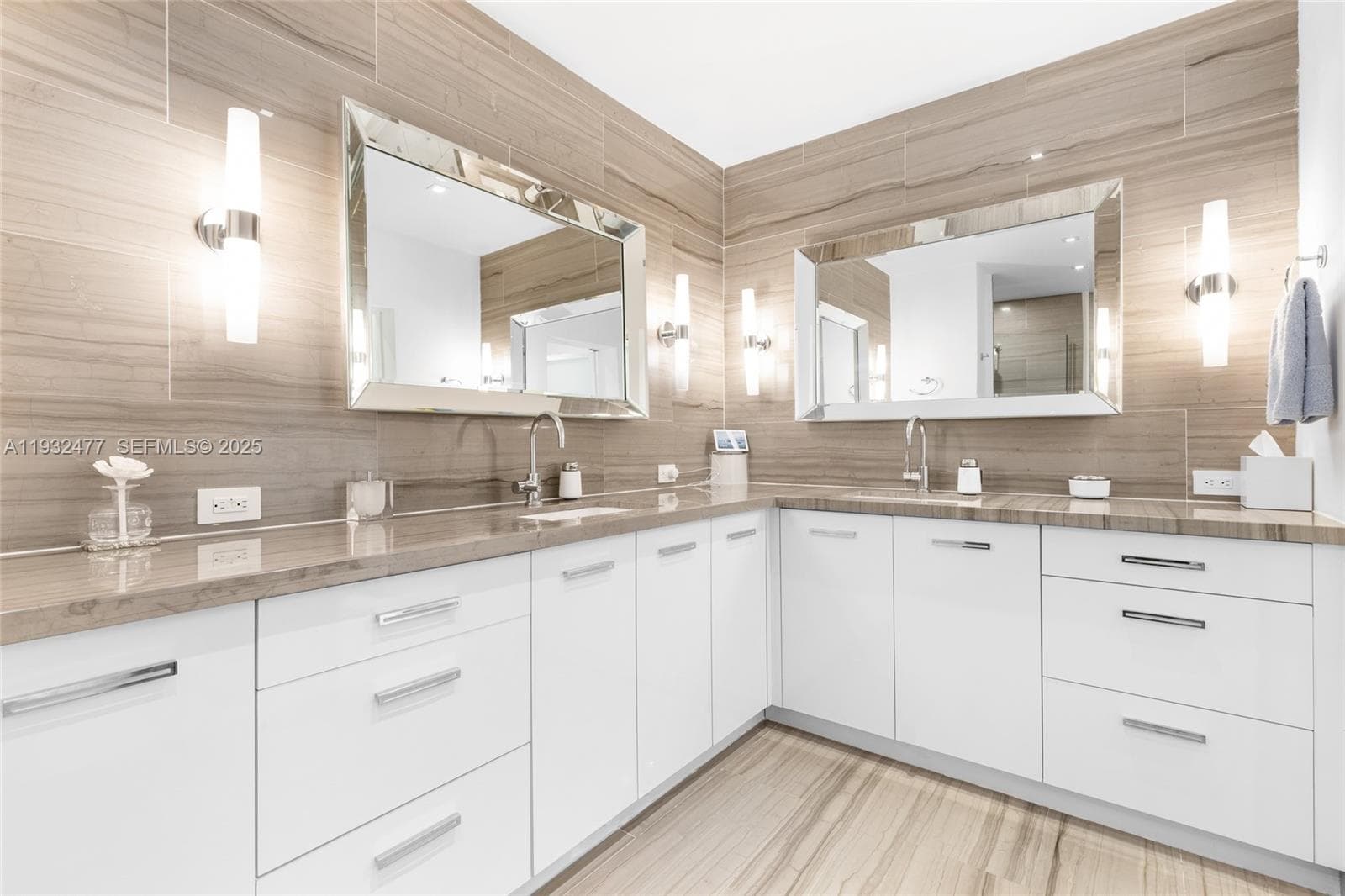 6420 Pinetree Drive Cir, Miami Beach FL 33141 — 14