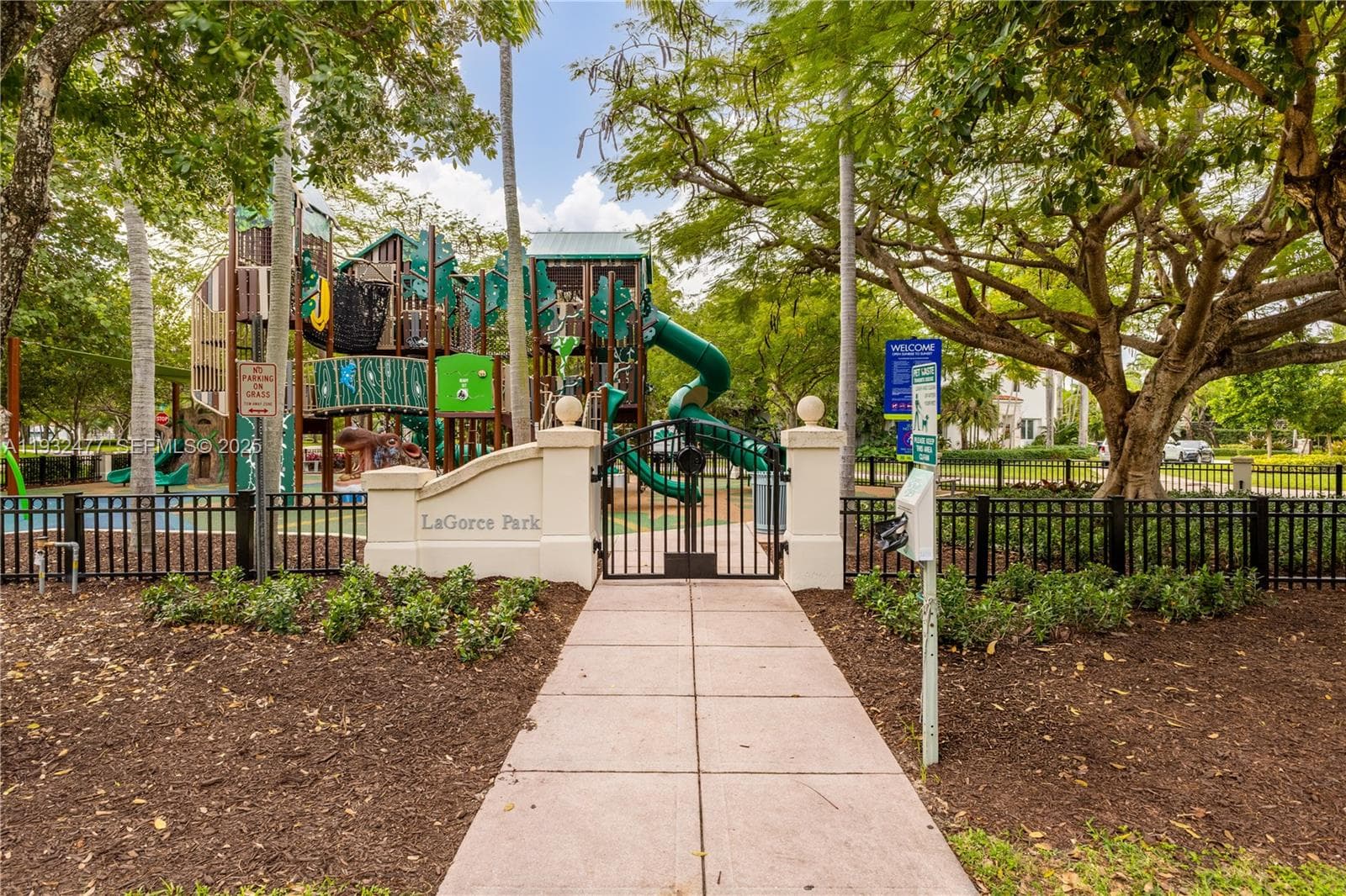 6420 Pinetree Drive Cir, Miami Beach FL 33141 — 37