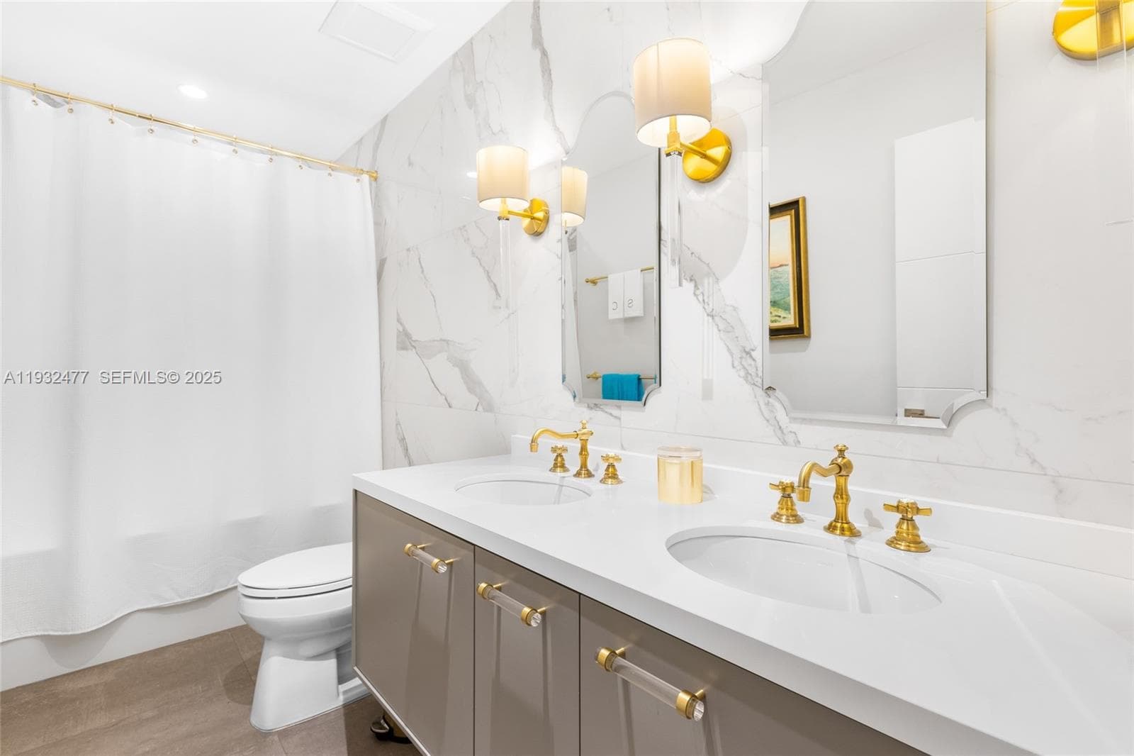 6420 Pinetree Drive Cir, Miami Beach FL 33141 — 19