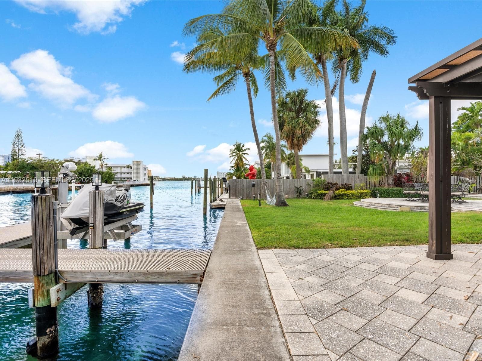 1000 S Shore Dr, Miami Beach FL 33141 — 13