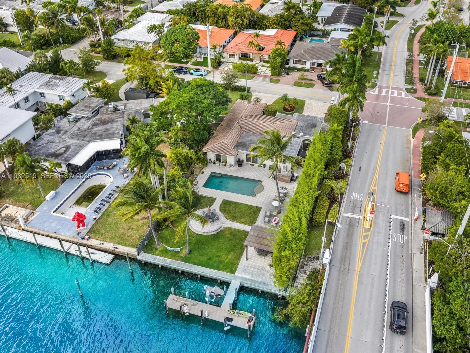 1000 S Shore Dr, Miami Beach FL 33141 — 17