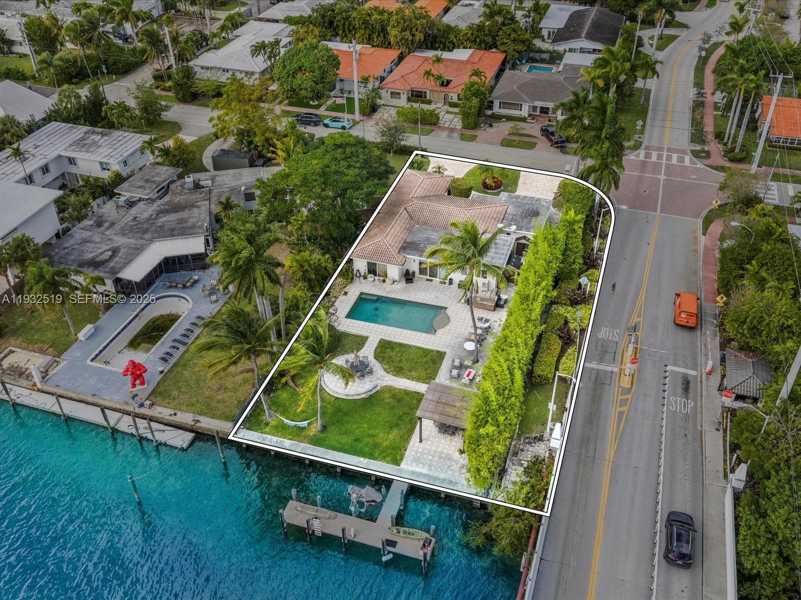 1000 S Shore Dr, Miami Beach FL 33141 — 3