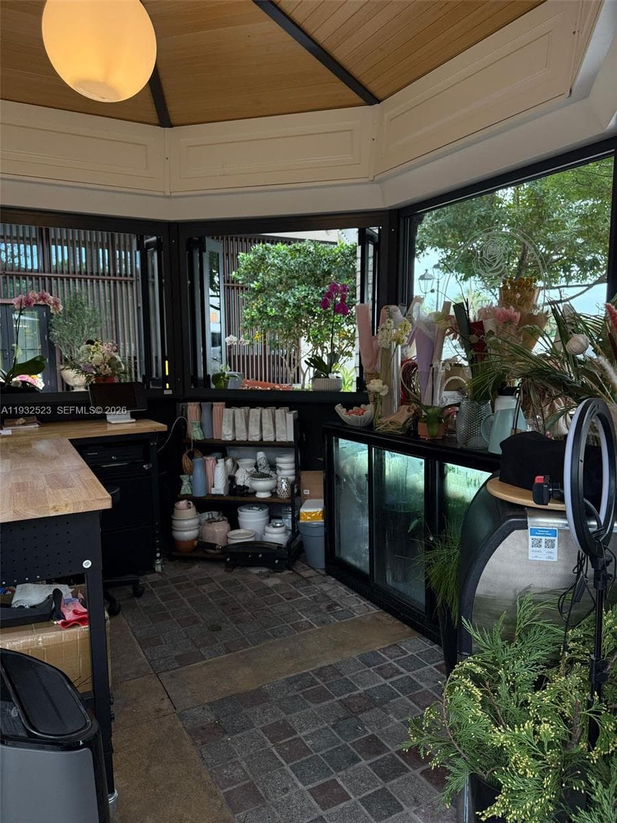 3011 Ponce de Leon Blvd, Coral Gables FL 33134 — 4