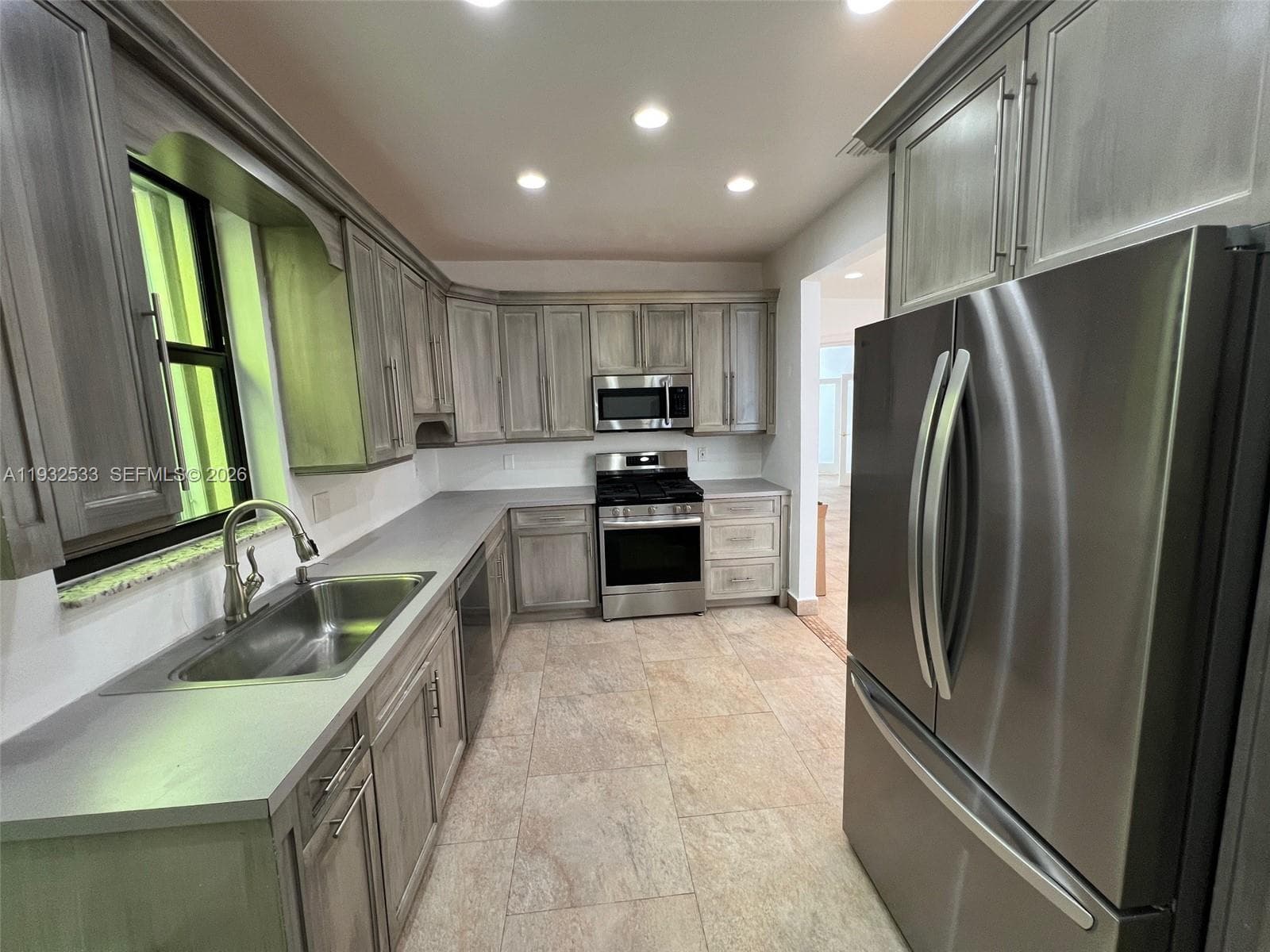 4575 Post Ave, Miami Beach FL 33140 — 23