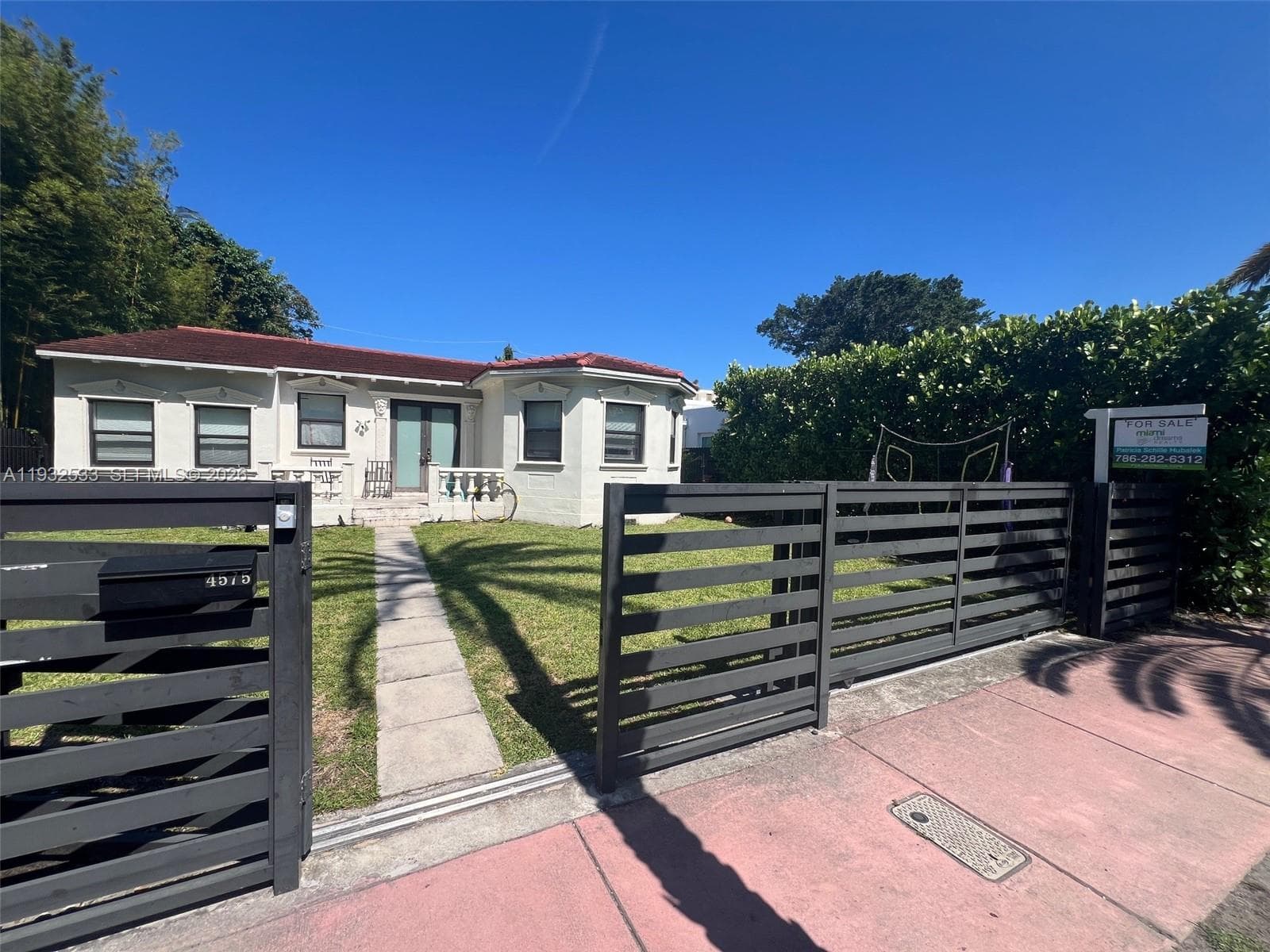4575 Post Ave, Miami Beach FL 33140 — 52