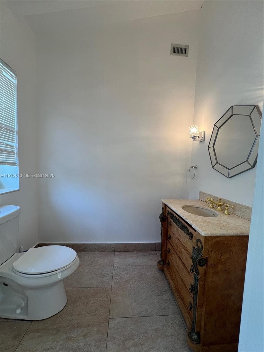 4575 Post Ave, Miami Beach FL 33140 — 9