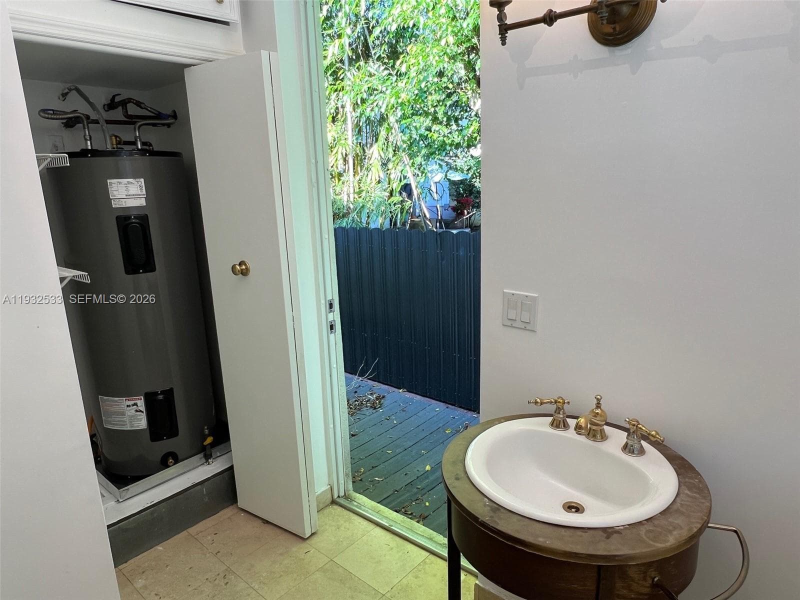 4575 Post Ave, Miami Beach FL 33140 — 24