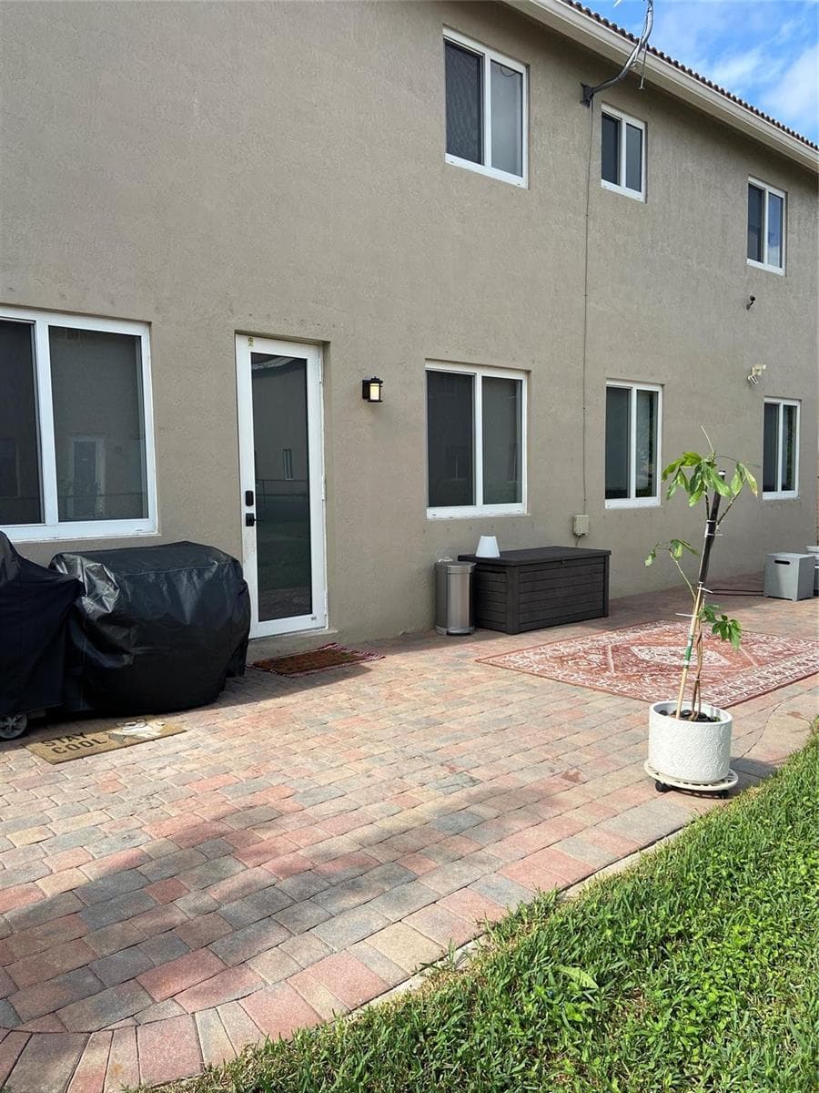 20439 NW 9th Court, Miami FL 33169 — 19
