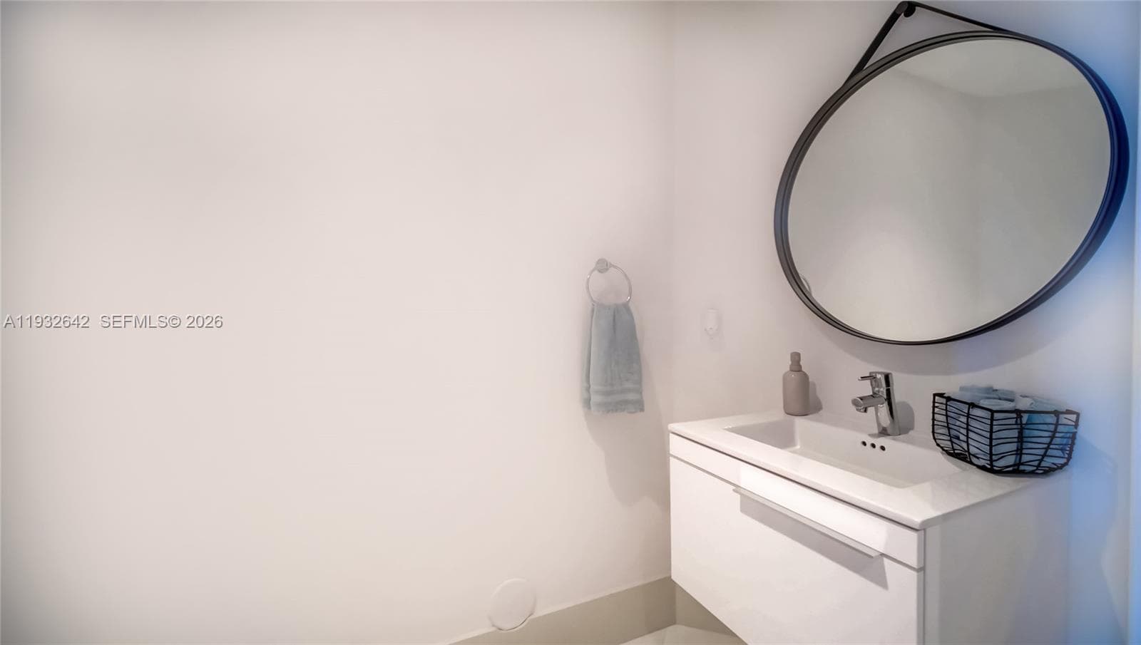 17111 Biscayne Blvd # 410, North Miami Beach FL 33160 — 17