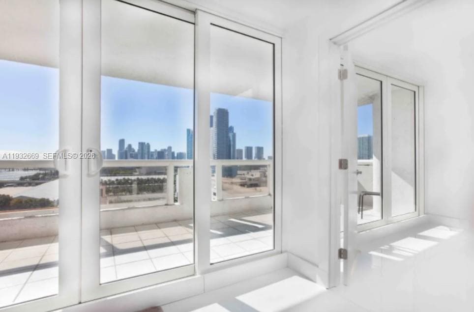 1717 N Bayshore Dr # 1652, Miami FL 33132 — 13