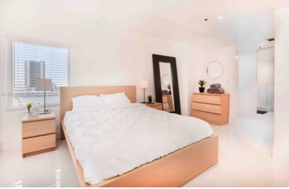 1717 N Bayshore Dr # 1652, Miami FL 33132 — 16