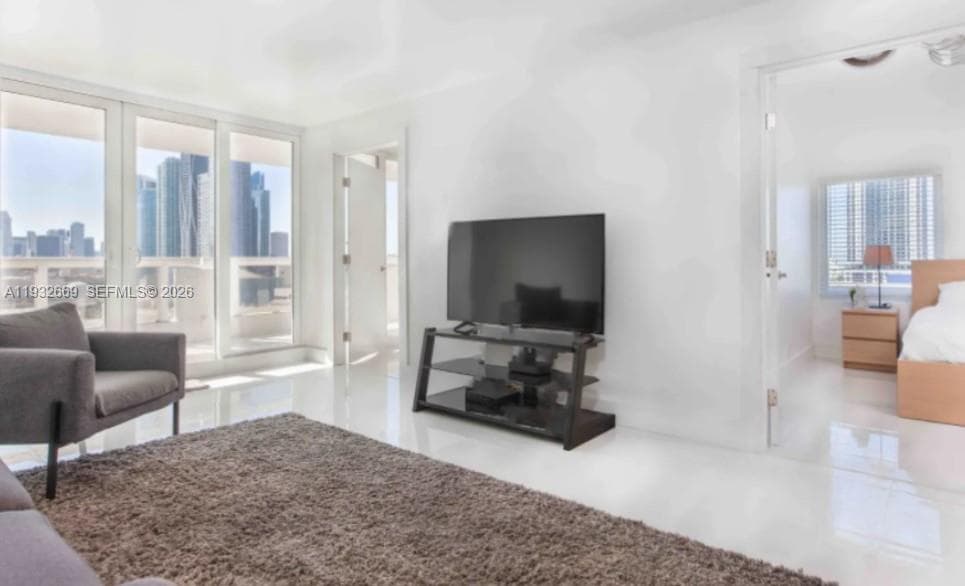 1717 N Bayshore Dr # 1652, Miami FL 33132 — 3