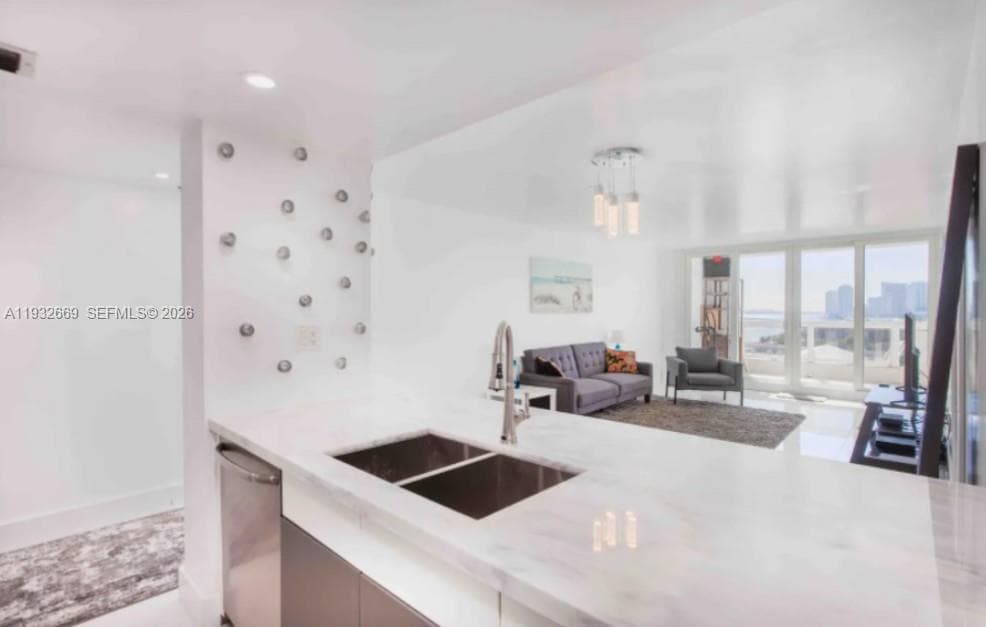 1717 N Bayshore Dr # 1652, Miami FL 33132 — 1