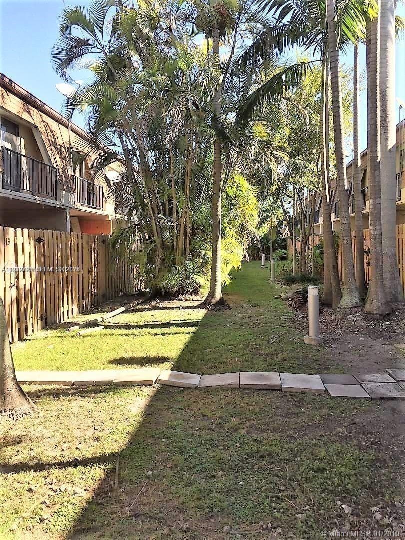 15385 S Dixie Hwy 22 Hwy, Palmetto Bay FL 33157 — 17