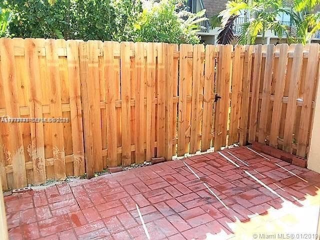 15385 S Dixie Hwy 22 Hwy, Palmetto Bay FL 33157 — 16