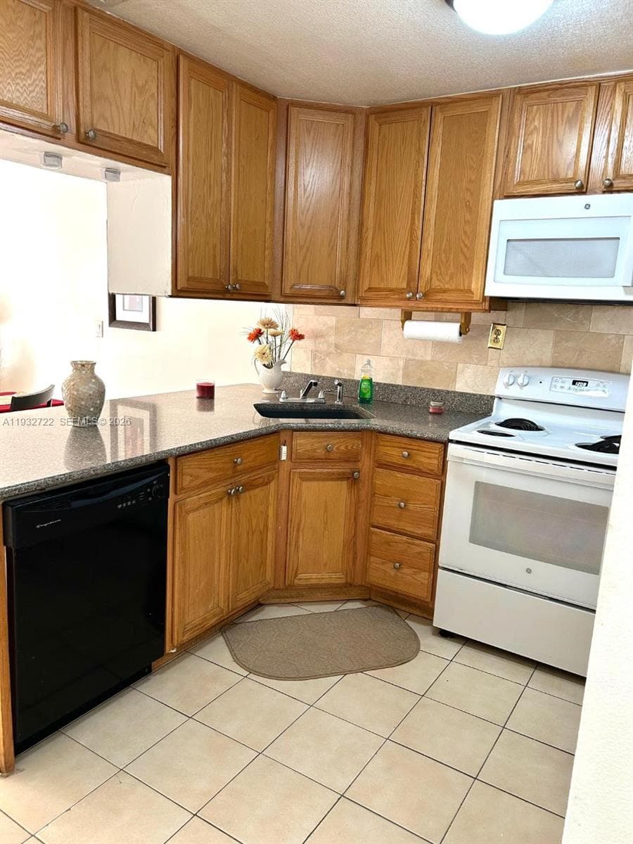15385 S Dixie Hwy 22 Hwy, Palmetto Bay FL 33157 — 5