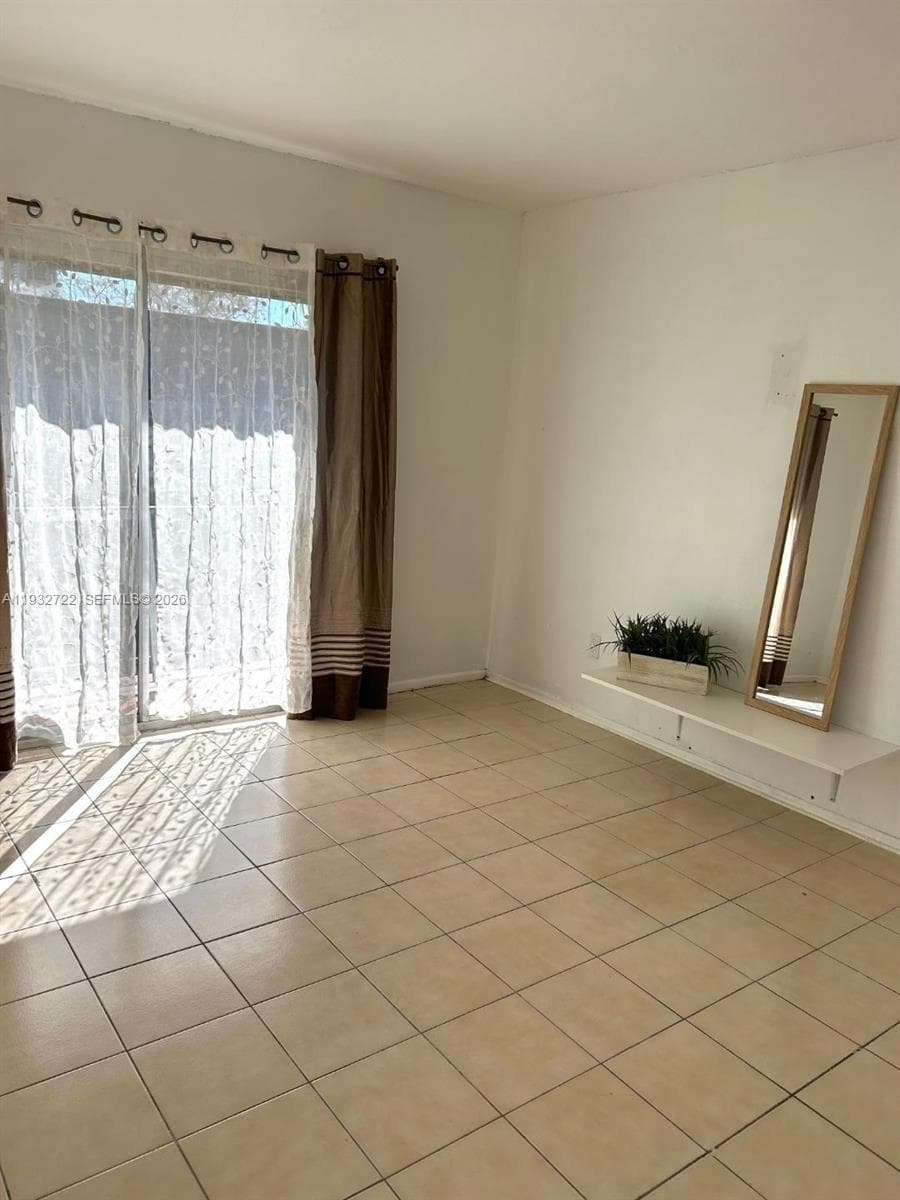 15385 S Dixie Hwy 22 Hwy, Palmetto Bay FL 33157 — 14