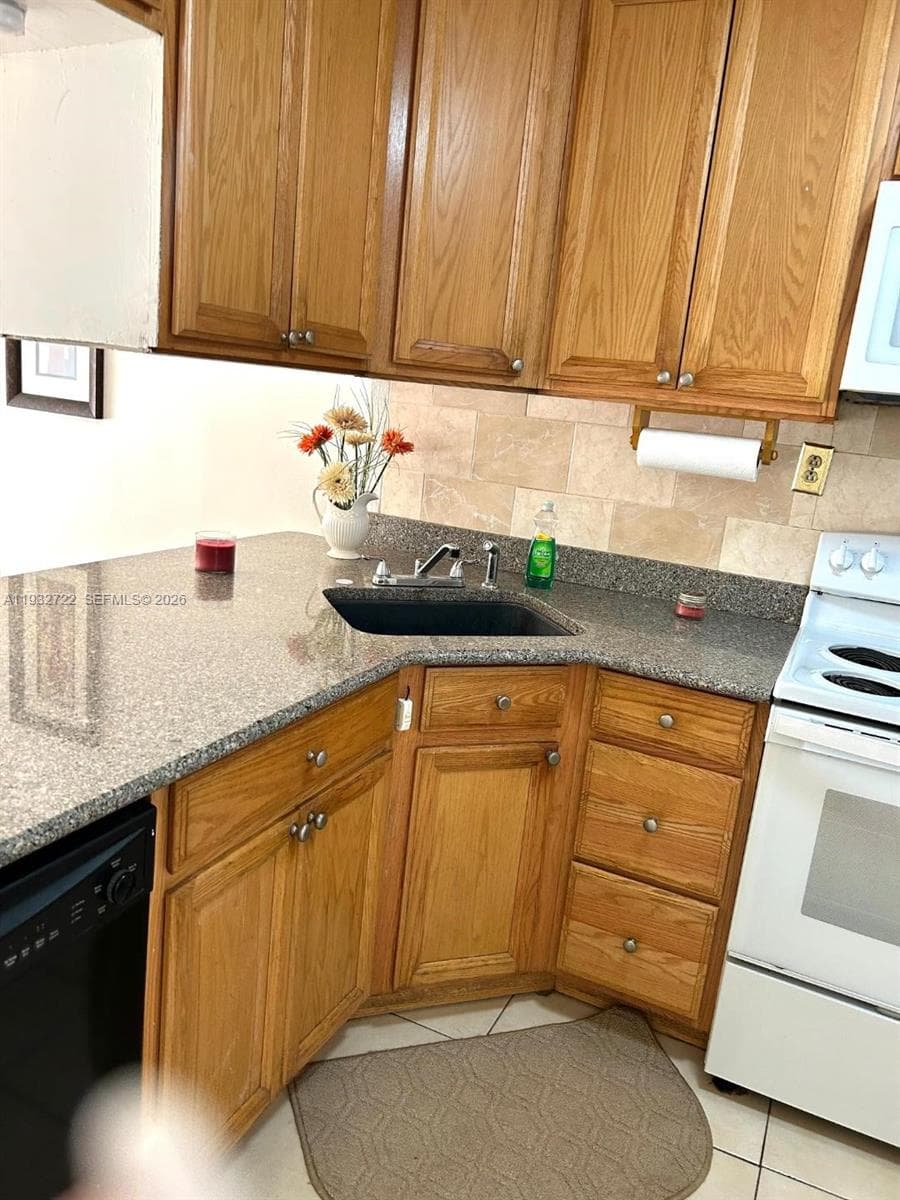 15385 S Dixie Hwy 22 Hwy, Palmetto Bay FL 33157 — 4