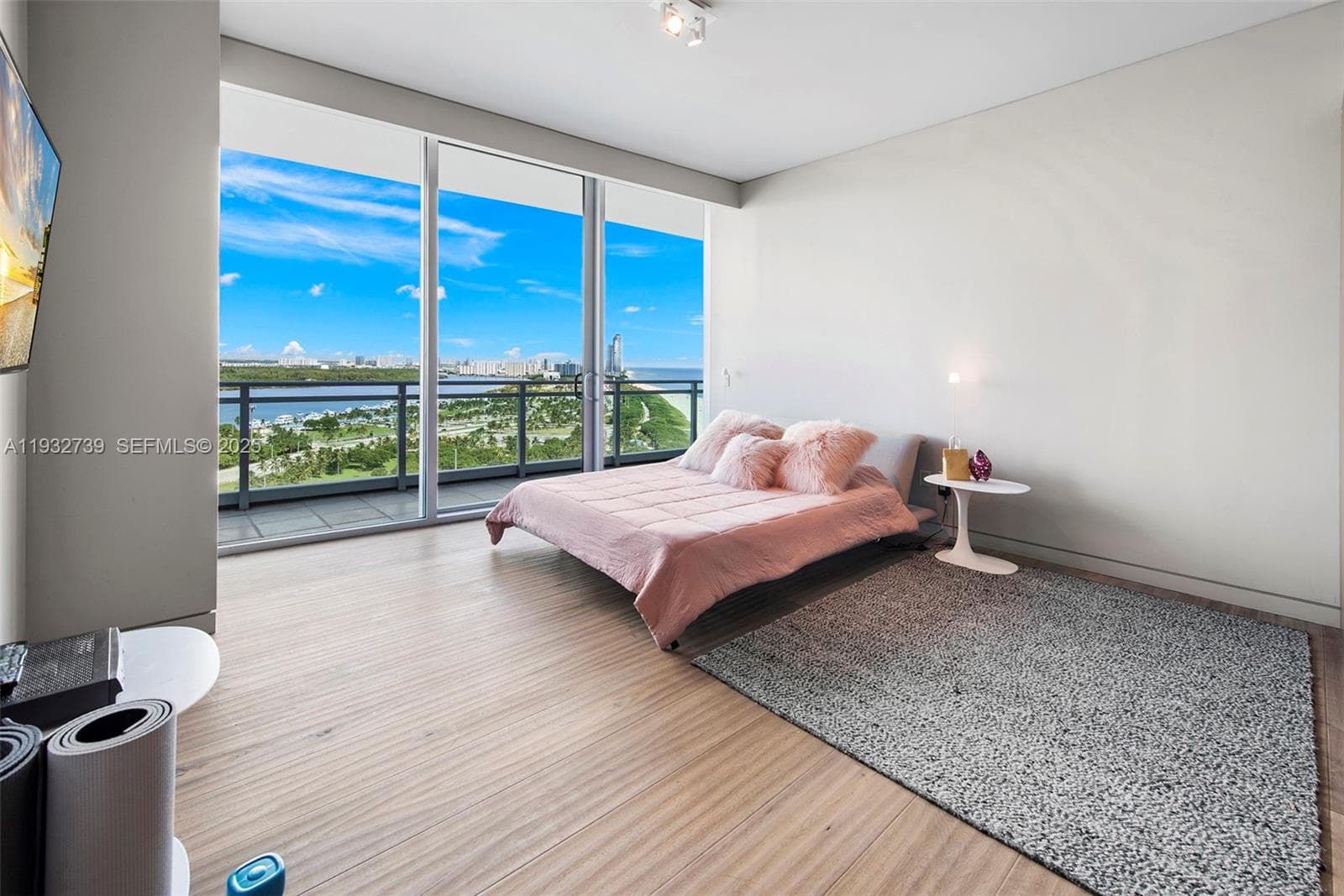 10295 Collins Ave Resdnta, Bal Harbour, FL — 28