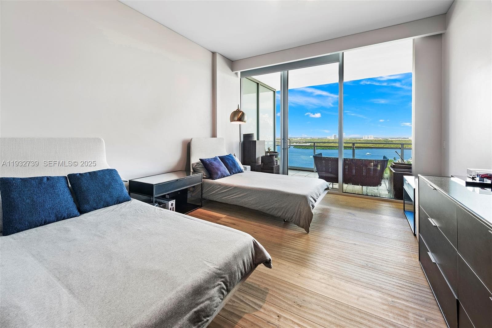 10295 Collins Ave Resdnta, Bal Harbour, FL — 31