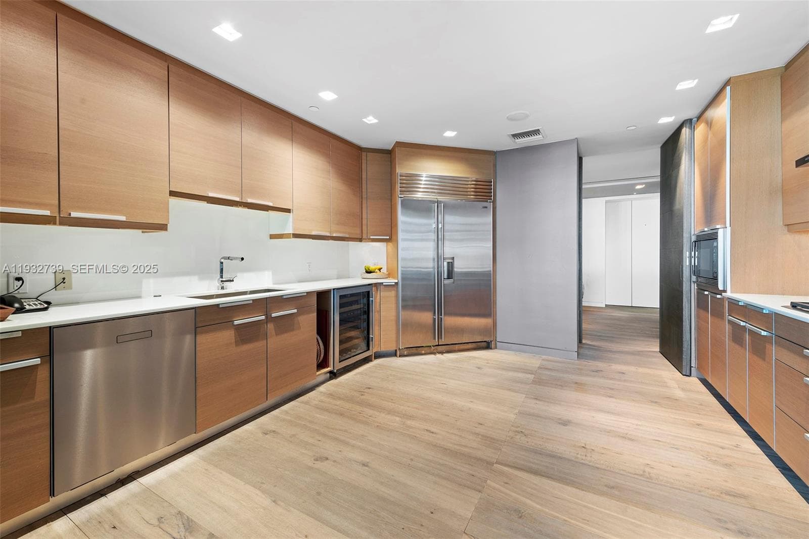 10295 Collins Ave Resdnta, Bal Harbour, FL — 21