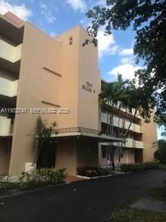 1301 NE 191st St # F306, Miami FL 33179 — 1