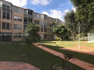 1301 NE 191st St # F306, Miami FL 33179 — 15