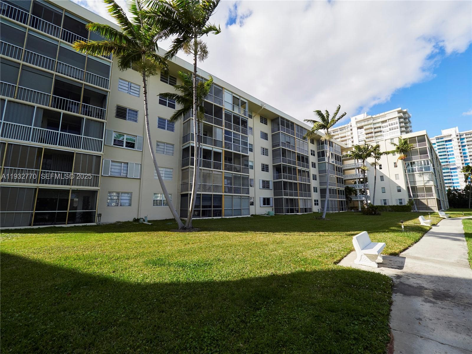 2861 Leonard Dr # F412, Aventura FL 33160 — 2
