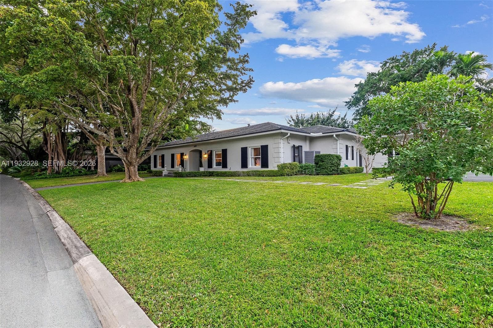 680 Buttonwood Ln, Miami FL 33137 — 17
