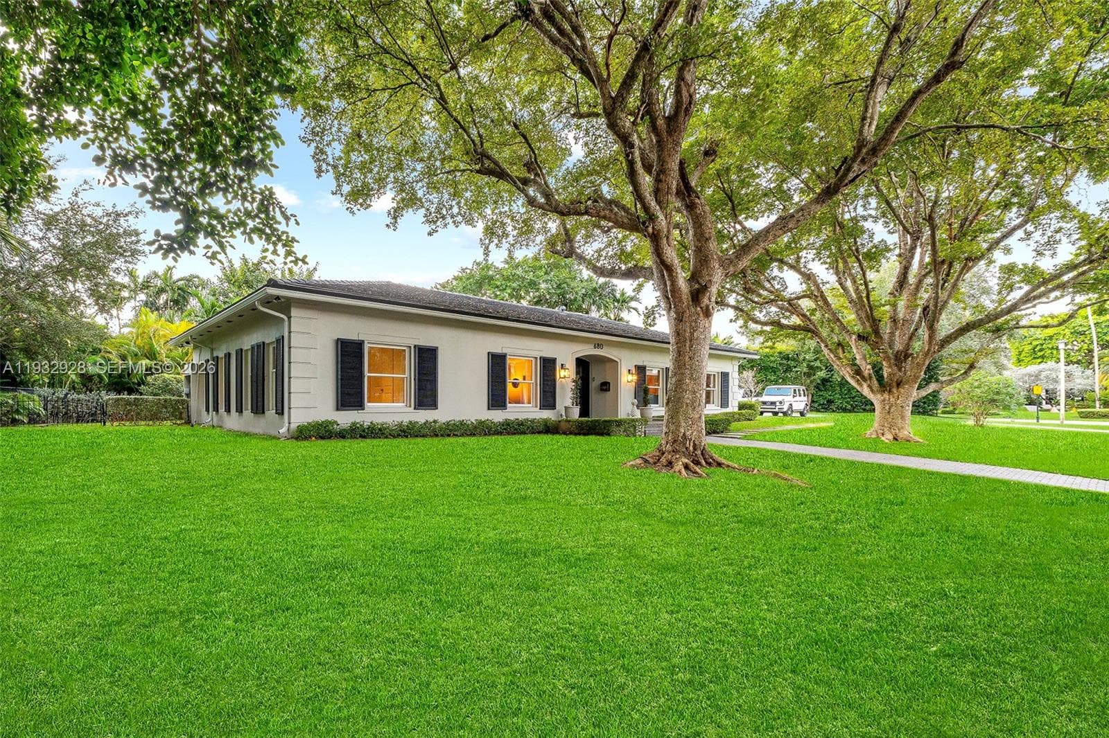 680 Buttonwood Ln, Miami FL 33137 — 16
