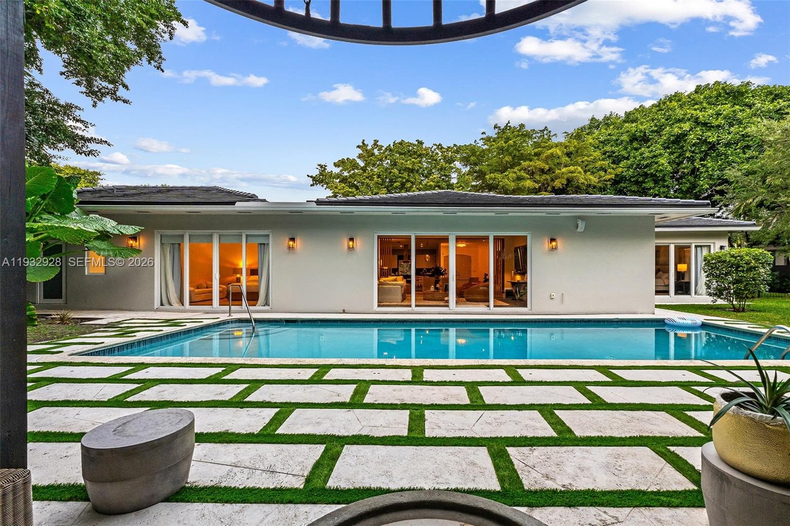 680 Buttonwood Ln, Miami FL 33137 — 61