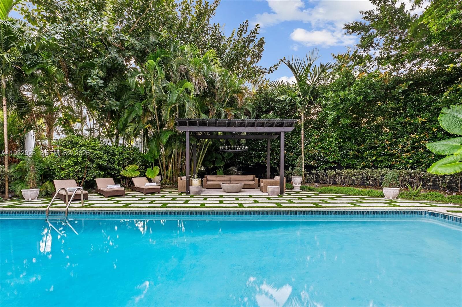 680 Buttonwood Ln, Miami FL 33137 — 55