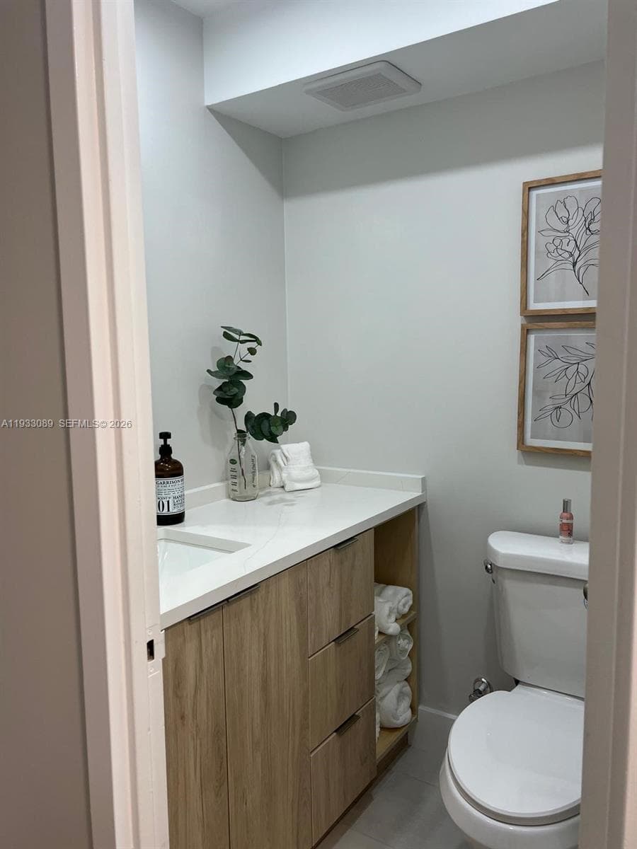 251 174th St # 1215, Sunny Isles Beach FL 33160 — 23