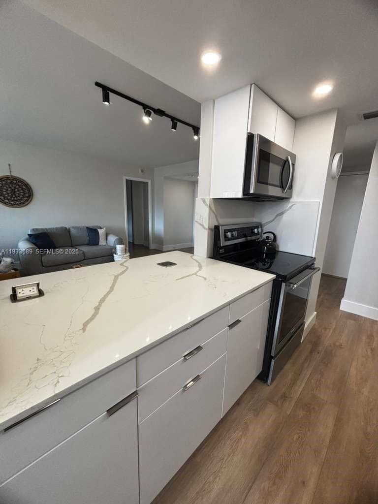 251 174th St # 1215, Sunny Isles Beach FL 33160 — 19