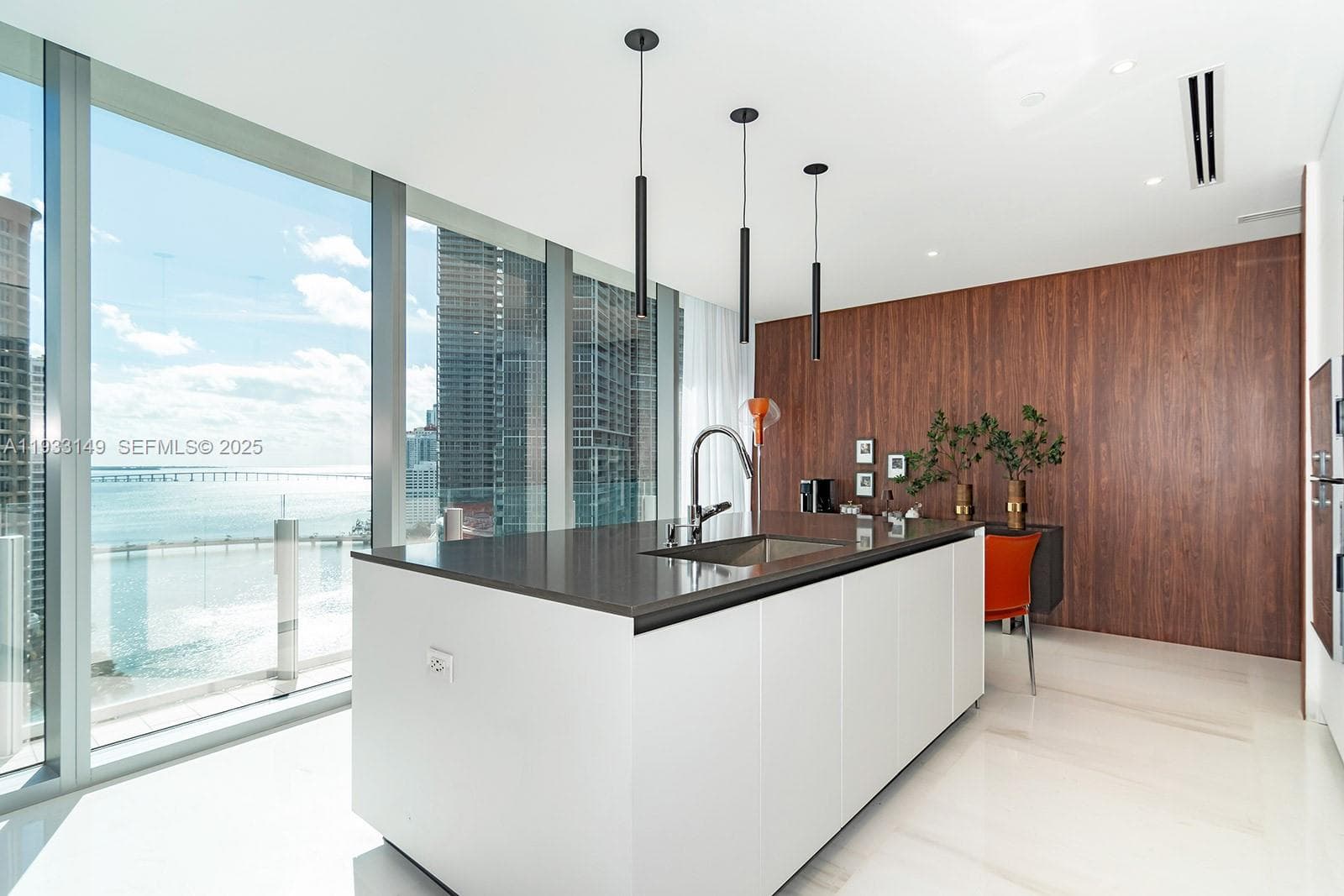 300 Biscayne Blvd Way # 1901, Miami FL 33131 — 16