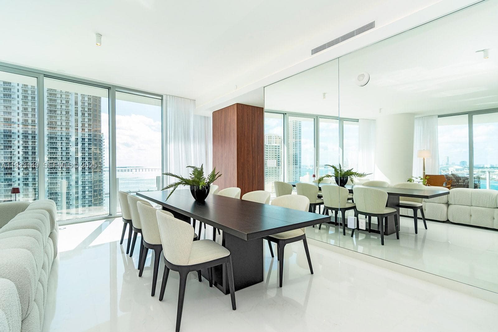 300 Biscayne Blvd Way # 1901, Miami FL 33131 — 12