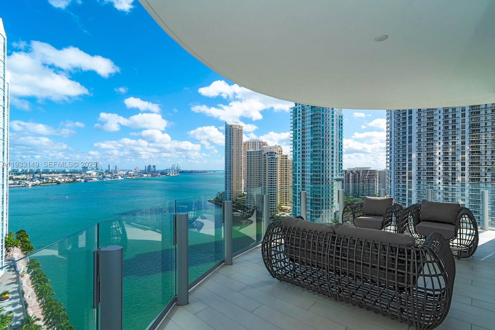 300 Biscayne Blvd Way # 1901, Miami FL 33131 — 1