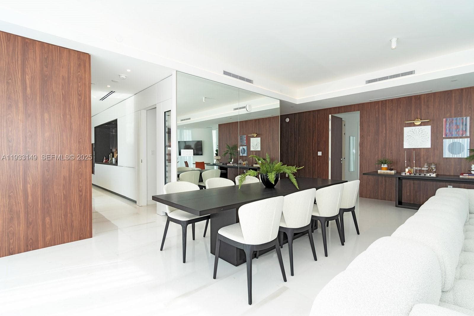 300 Biscayne Blvd Way # 1901, Miami FL 33131 — 14