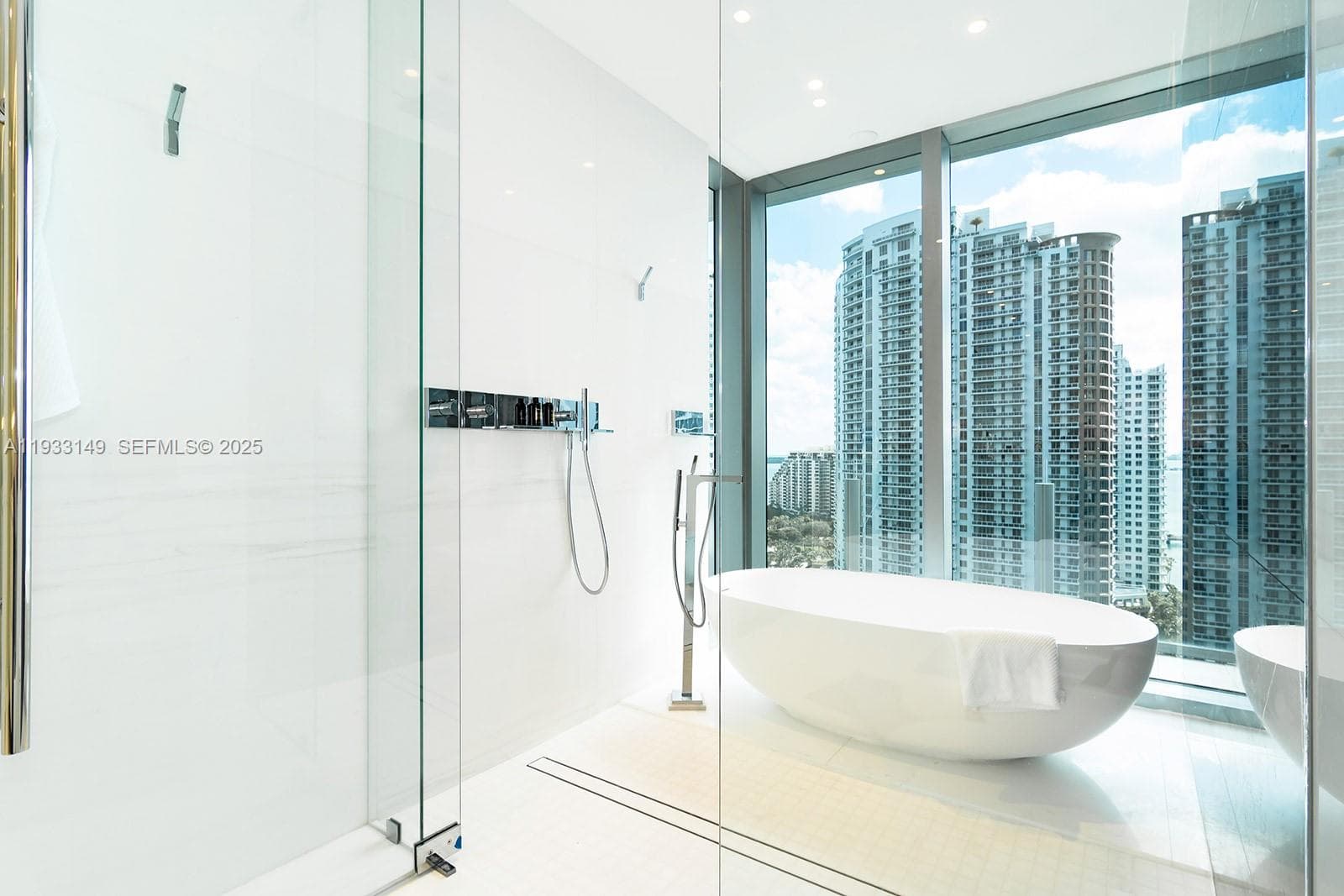 300 Biscayne Blvd Way # 1901, Miami FL 33131 — 37