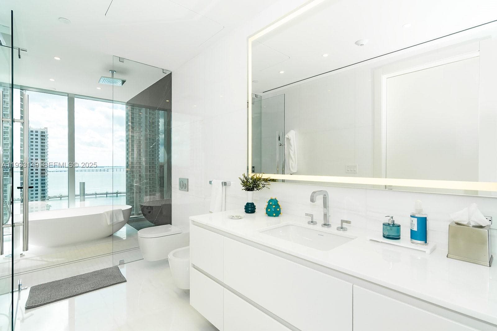 300 Biscayne Blvd Way # 1901, Miami FL 33131 — 35