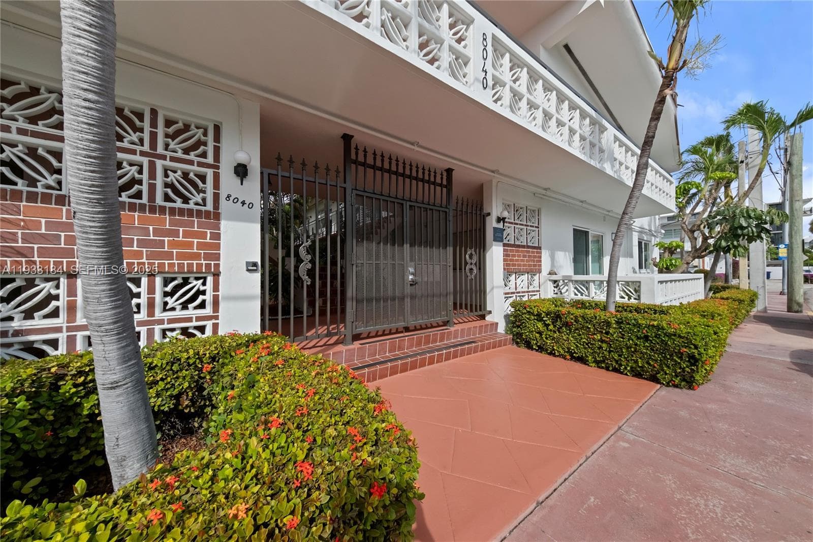 8040 Tatum Waterway Dr # 11, Miami Beach FL 33141 — 2